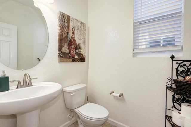 9613 Philta Way, Elk Grove, CA 95757