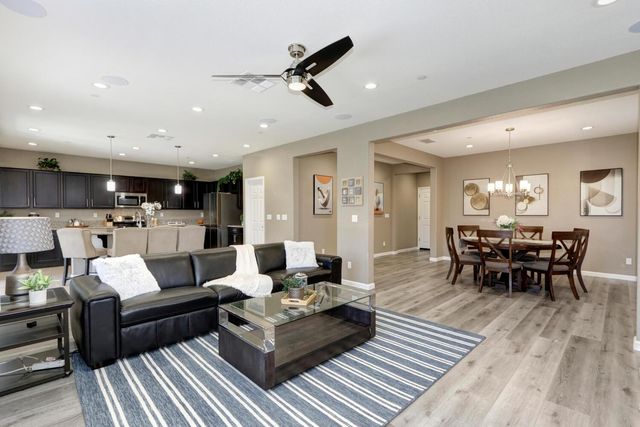9613 Philta Way, Elk Grove, CA 95757