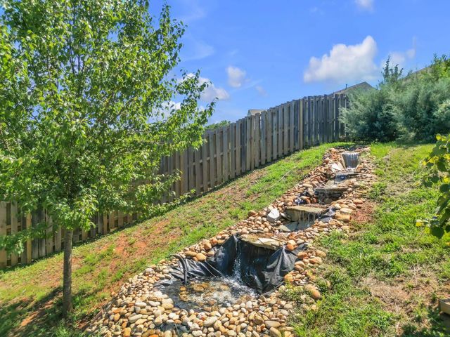 530 Falls Cottage Run, Boiling Springs, SC 29316