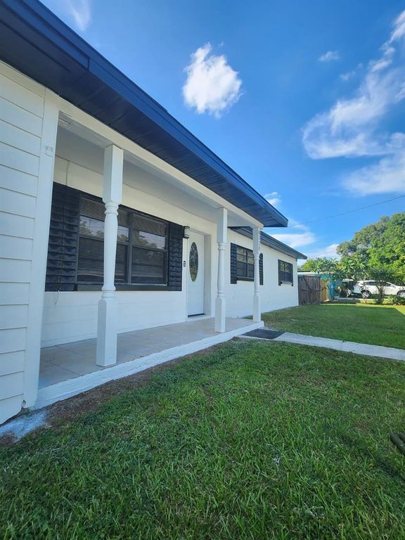 8320 DOT LANE, Orlando, FL 32809