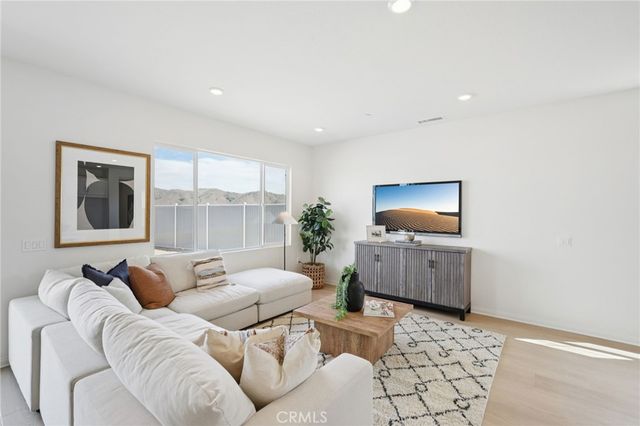 12838 Olympus Circle, Corona, CA 92883