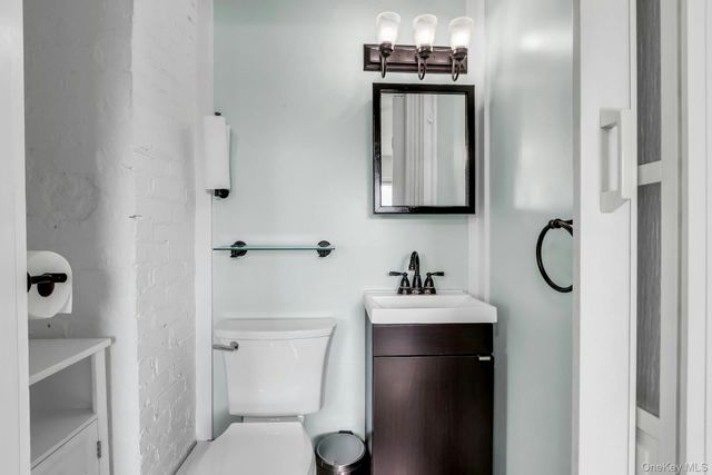 48 E Madison Street, East Islip, NY 11730