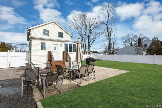 48 E Madison Street, East Islip, NY 11730