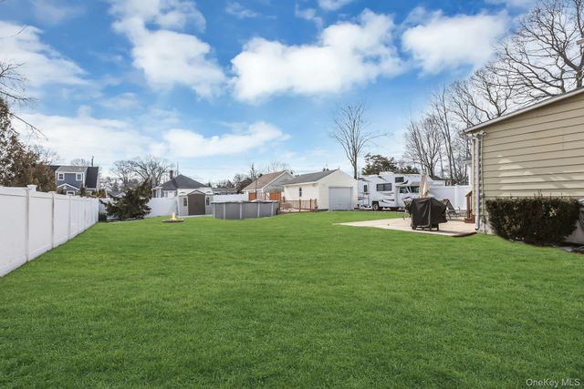 48 E Madison Street, East Islip, NY 11730