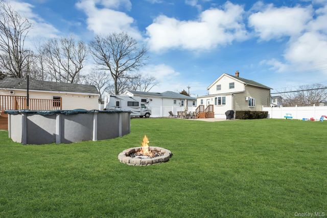 48 E Madison Street, East Islip, NY 11730