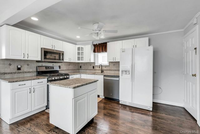 48 E Madison Street, East Islip, NY 11730