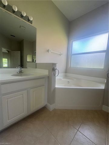 2673 Fishtail Palm CT, Naples, FL 34120