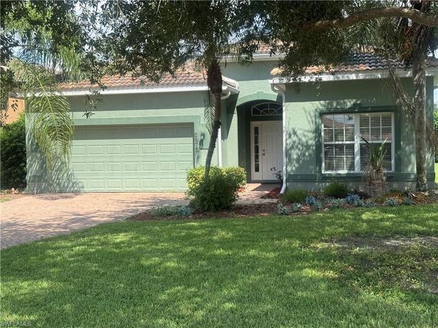 2673 Fishtail Palm CT, Naples, FL 34120