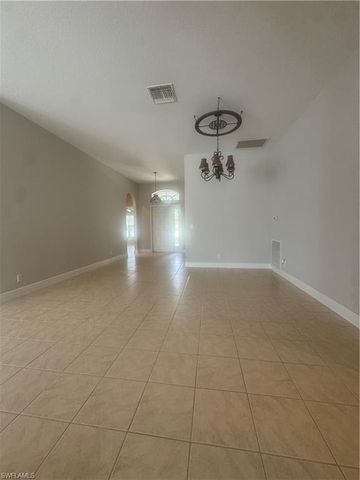 2673 Fishtail Palm CT, Naples, FL 34120