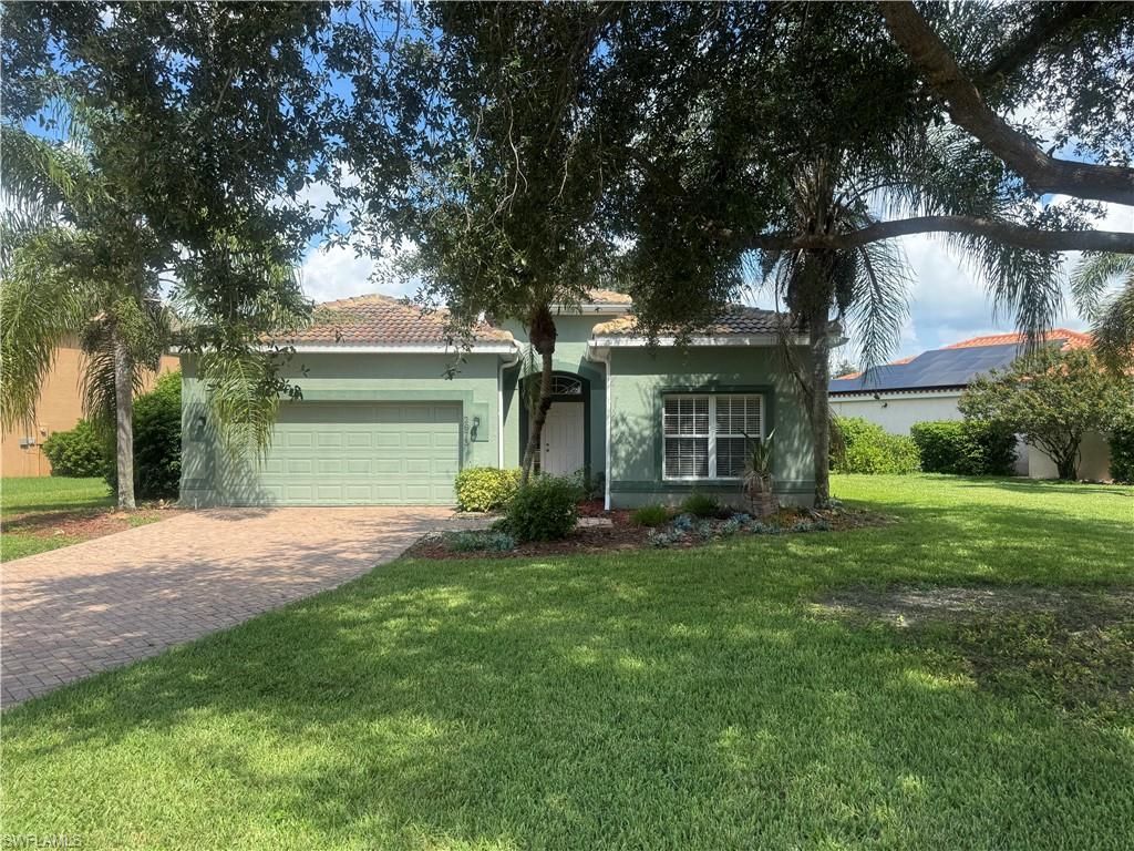 2673 Fishtail Palm CT, Naples, FL 34120
