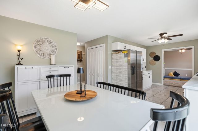 211 Crystal Springs Circle, Gray, TN 37615