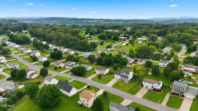 211 Crystal Springs Circle, Gray, TN 37615