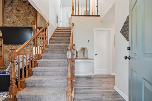 211 Crystal Springs Circle, Gray, TN 37615