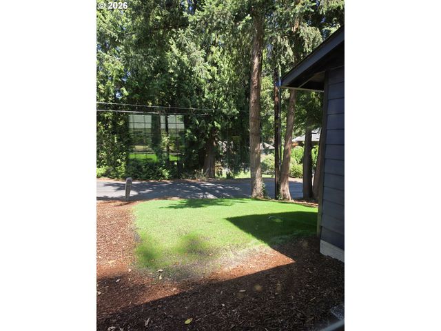 1700 Se RIVER FOREST Rd, Milwaukie, OR 97267