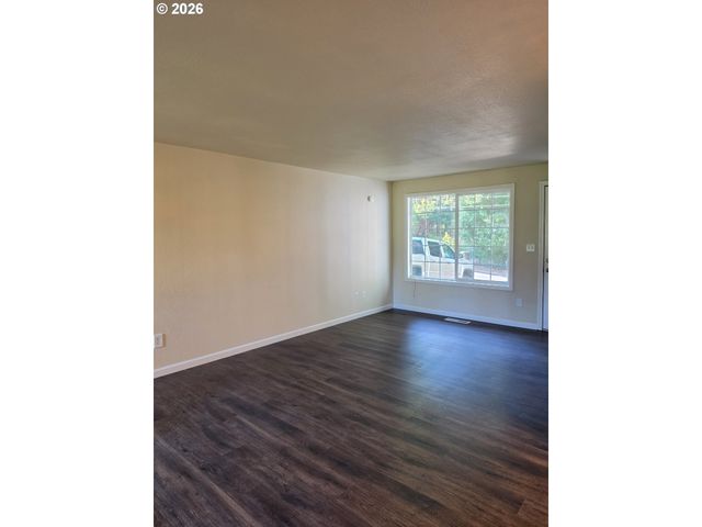 1700 Se RIVER FOREST Rd, Milwaukie, OR 97267