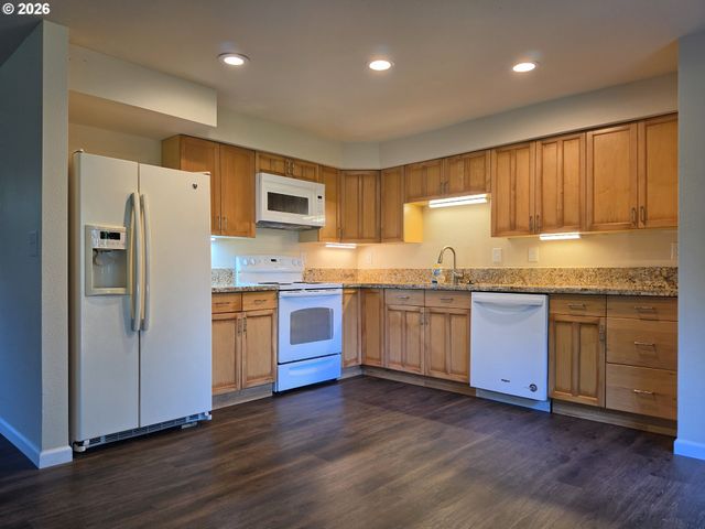 1700 Se RIVER FOREST Rd, Milwaukie, OR 97267
