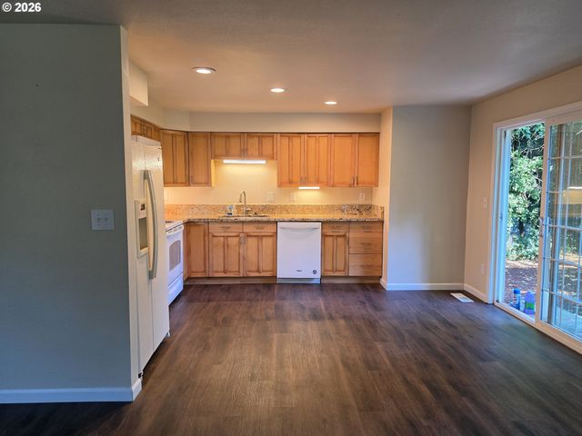 1700 Se RIVER FOREST Rd, Milwaukie, OR 97267