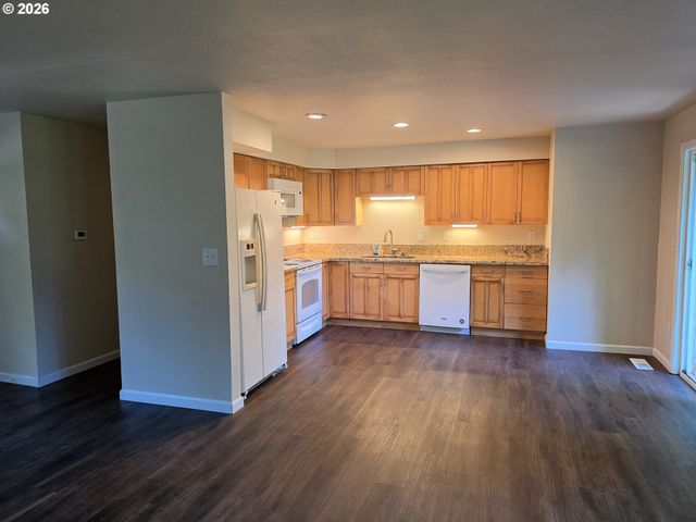 1700 Se RIVER FOREST Rd, Milwaukie, OR 97267