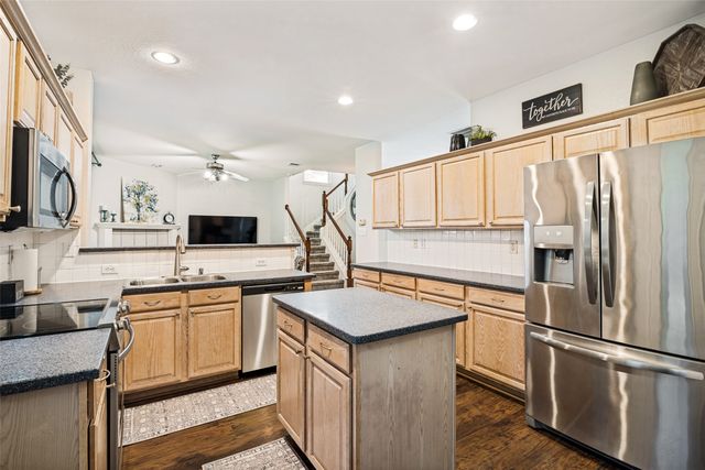 10513 Greenbriar Lane, Rowlett, TX 75089
