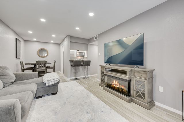 4845 Cedar Springs Road 170, Dallas, TX 75219