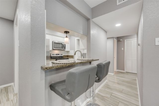 4845 Cedar Springs Road 170, Dallas, TX 75219