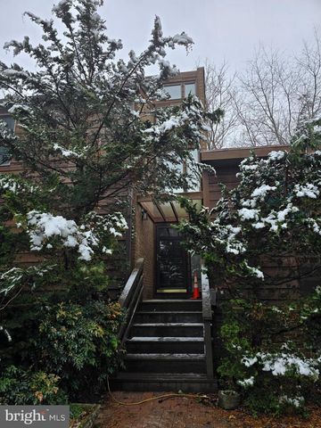 1528 PATHFINDER LN, Mclean, VA 22101