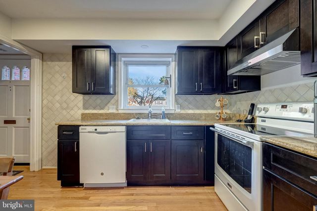 7779 TIVERTON DR, Springfield, VA 22152