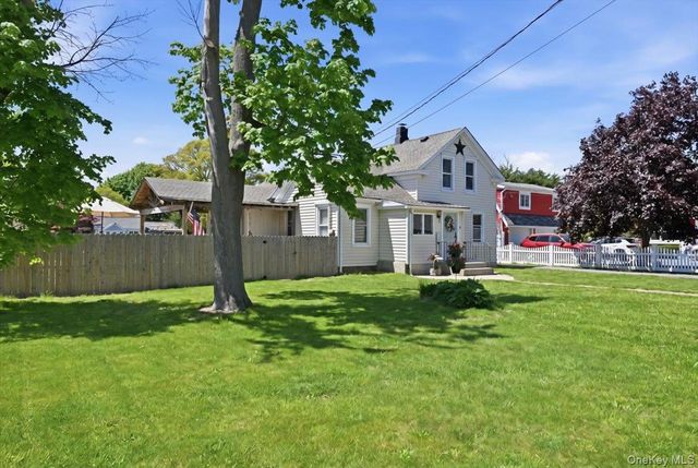 86 Tyler Avenue, West Sayville, NY 11796