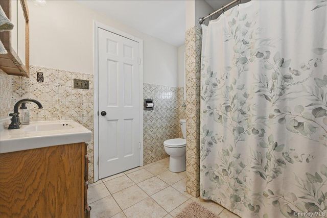 86 Tyler Avenue, West Sayville, NY 11796
