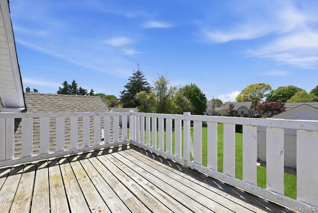 86 Tyler Avenue, West Sayville, NY 11796
