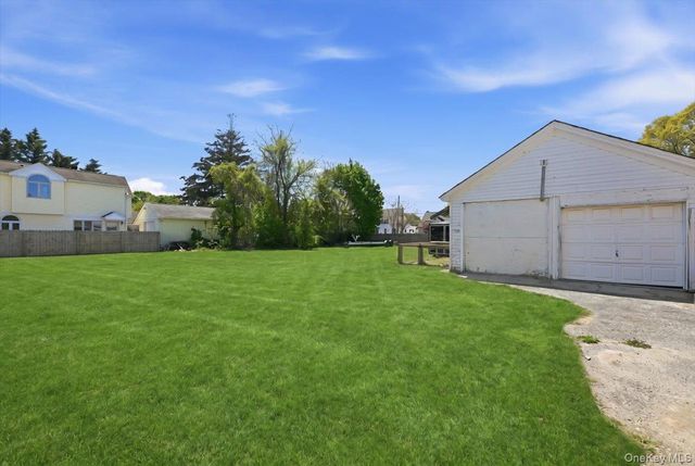 86 Tyler Avenue, West Sayville, NY 11796