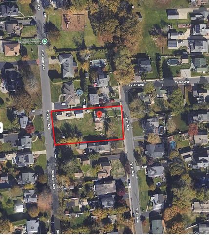 86 Tyler Avenue, West Sayville, NY 11796