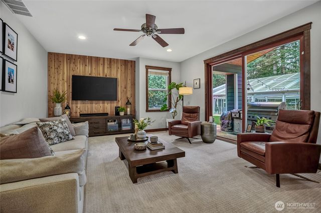 27924 SE 268th Street, Ravensdale, WA 98051