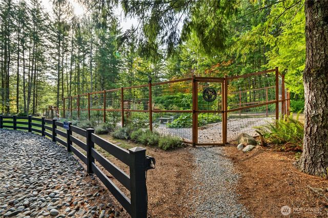 27924 SE 268th Street, Ravensdale, WA 98051