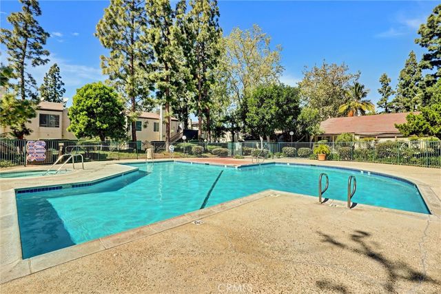 1466 Cabrillo Park C, Santa Ana, CA 92701