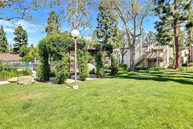 1466 Cabrillo Park C, Santa Ana, CA 92701