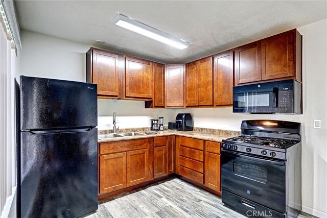 1466 Cabrillo Park C, Santa Ana, CA 92701