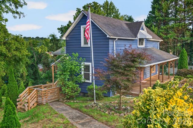 403 SW Spruce Street SW, Lenoir, NC 28645