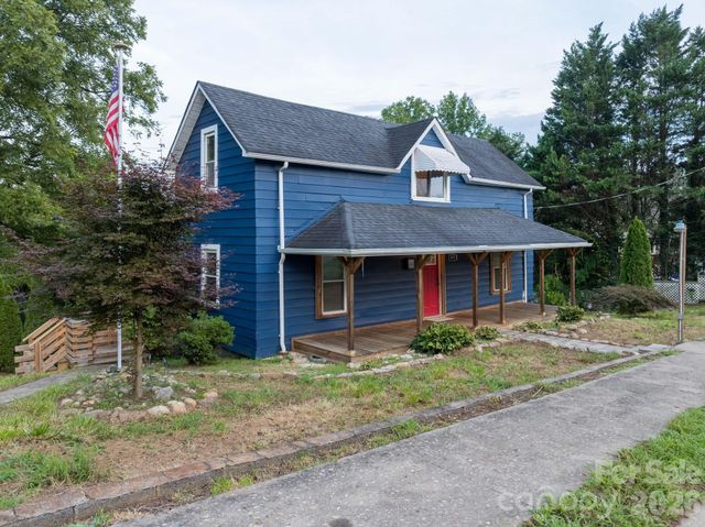 403 SW Spruce Street SW, Lenoir, NC 28645