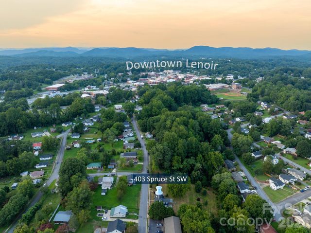 403 SW Spruce Street SW, Lenoir, NC 28645