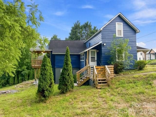 403 SW Spruce Street SW, Lenoir, NC 28645
