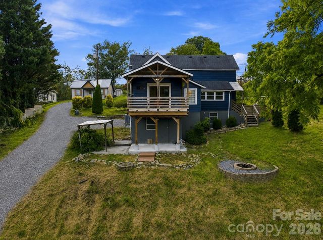 403 SW Spruce Street SW, Lenoir, NC 28645