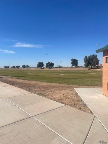 843 W Spring St, Somerton, AZ 85364