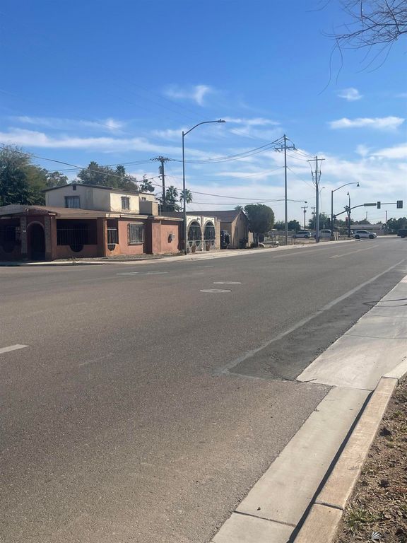 843 W Spring St, Somerton, AZ 85364