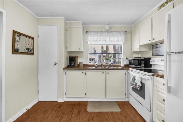 808 53RD AVENUE E 209, Bradenton, FL 34203