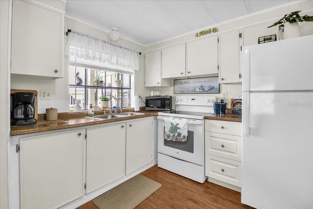 808 53RD AVENUE E 209, Bradenton, FL 34203