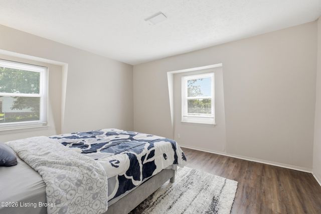9612 Westport Rd APT 11, Louisville, KY 40241