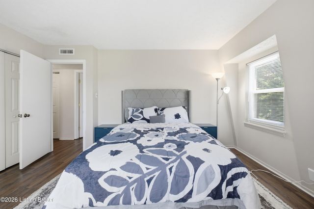 9612 Westport Rd APT 11, Louisville, KY 40241
