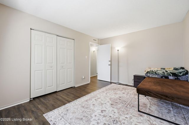 9612 Westport Rd APT 11, Louisville, KY 40241