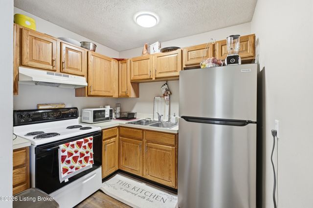 9612 Westport Rd APT 11, Louisville, KY 40241